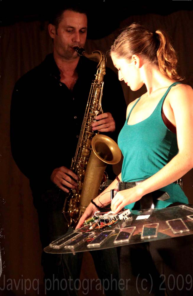 Laura-w-Saxo